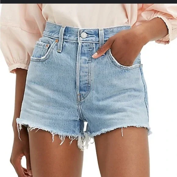 501 Levi’s original high waisted shorts EUC denim shorts size 30 - Picture 1 of 13